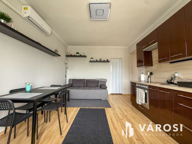 Kemerovón 3. emeleti, erkélyes lakás kiadó!