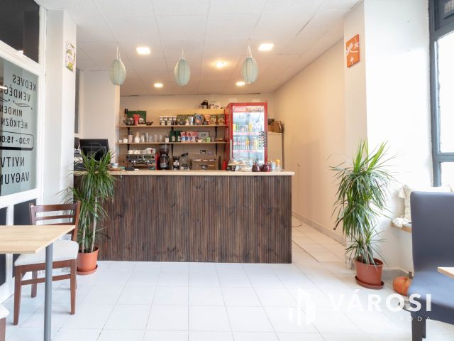 48 m2-es, két helyiséges, teakonyhás, 2.emeleti iroda