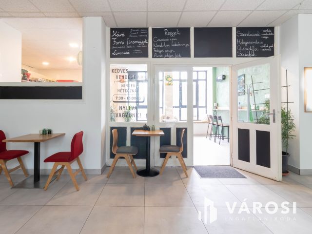 48 m2-es, két helyiséges, teakonyhás, 2.emeleti iroda