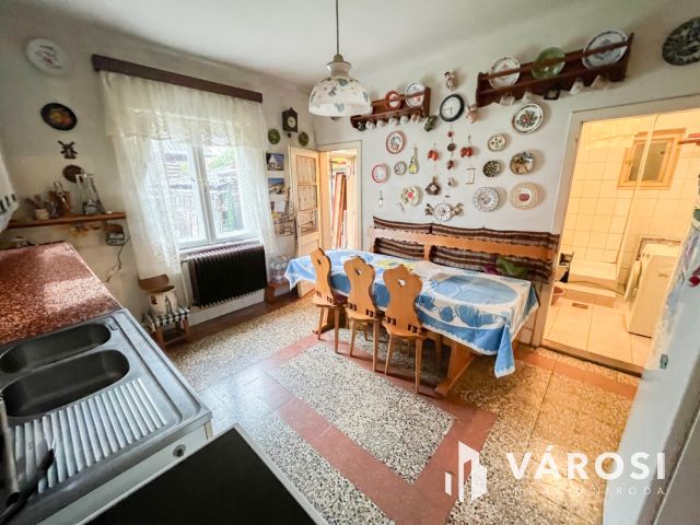 3 ingatlan 1 áráért Szentendrén!