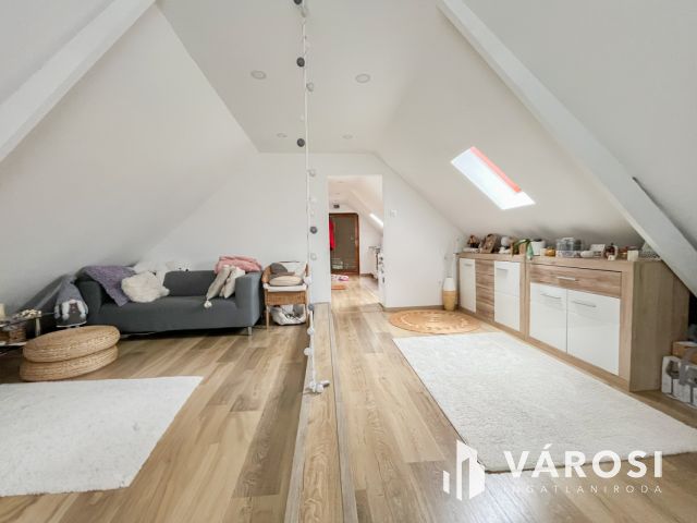 3 ingatlan 1 áráért Szentendrén!