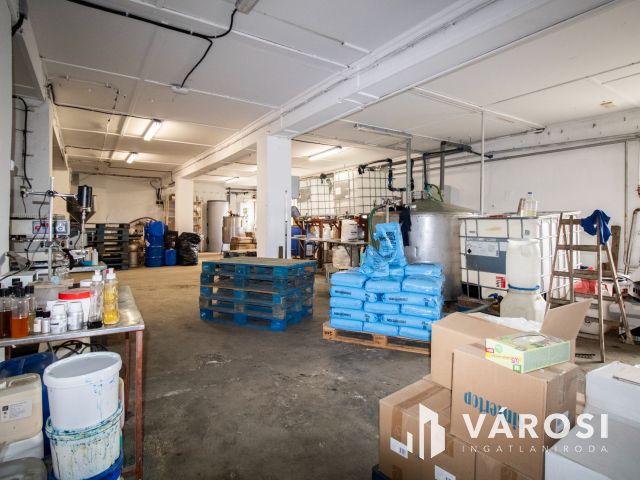 295 nm csomagolóüzem + 157 nm prémium lakótér