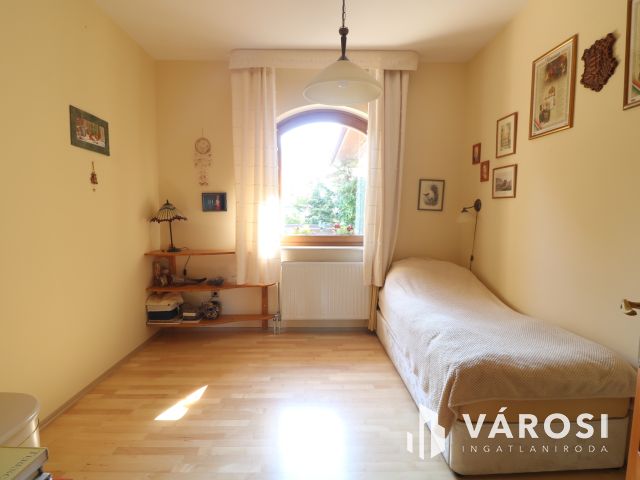 Klasszikus családi ház, Újszeged fő utcáján!