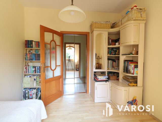 Klasszikus családi ház, Újszeged fő utcáján!