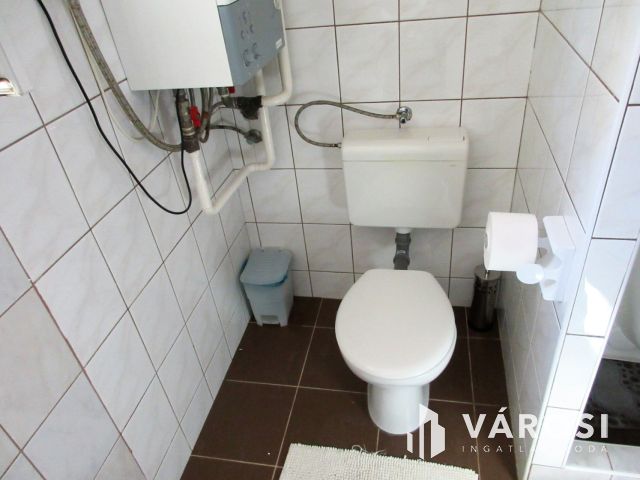 Orosházi részlegesen felújított családi ház