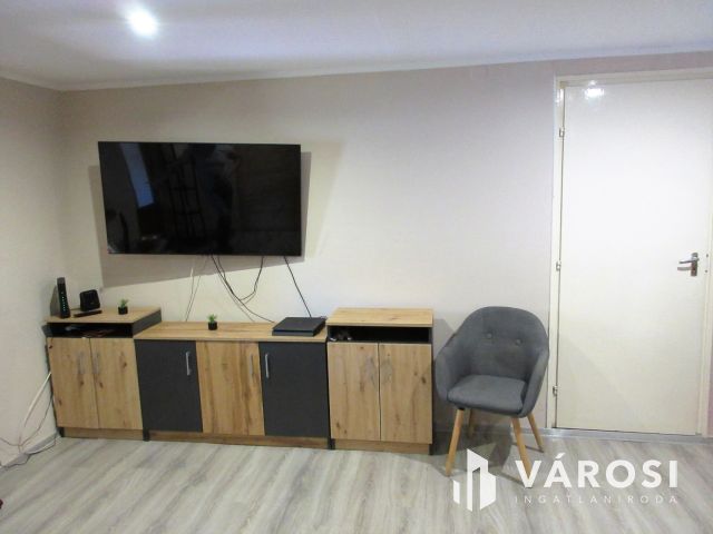 Orosházi részlegesen felújított családi ház