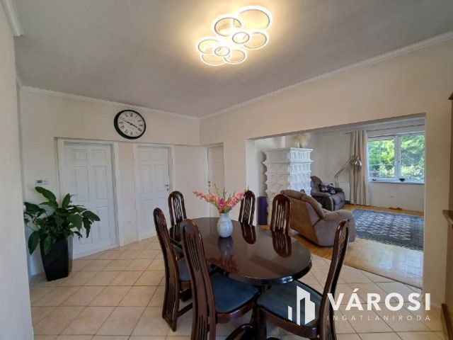 Stílusos, több funkciós családi ház Győrszentivánon