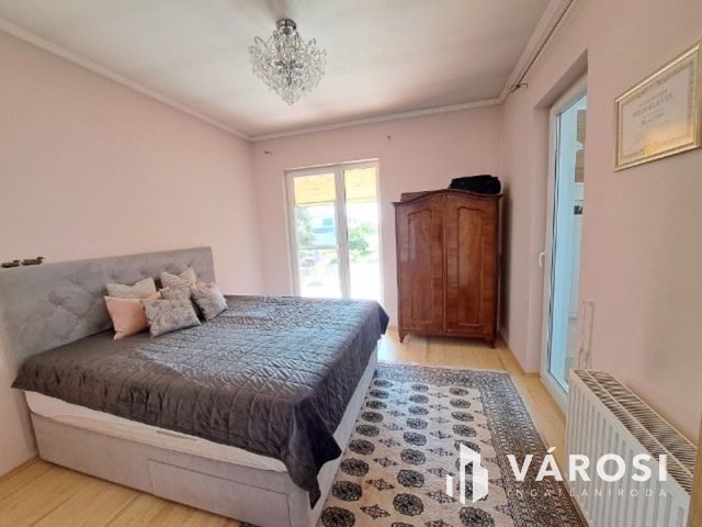 Stílusos, több funkciós családi ház Győrszentivánon