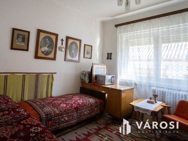 Saroktelken, kockaházból otthon