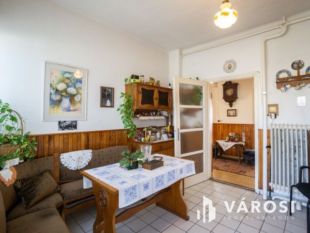 Saroktelken, kockaházból otthon