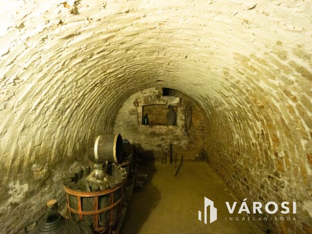 Saroktelken, kockaházból otthon