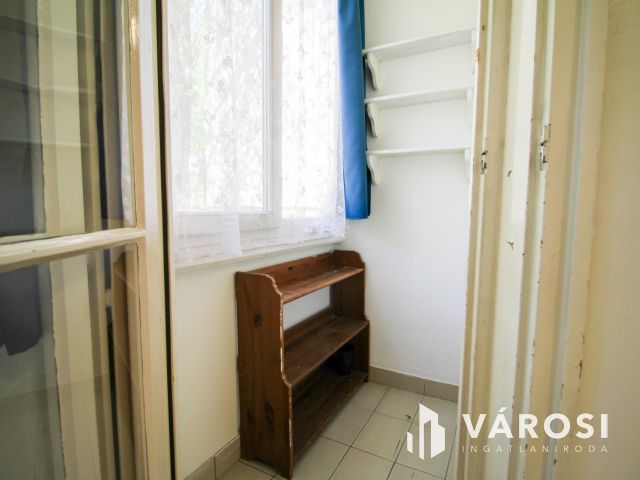 Parkra néző garzonlakás kiadó Óbudán