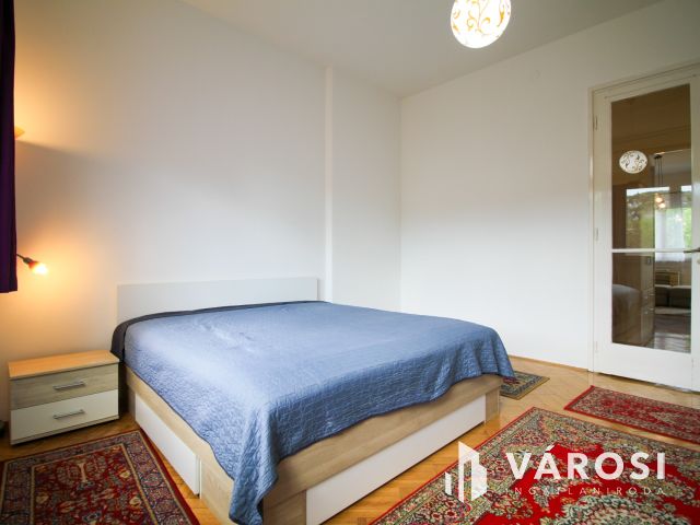 Budai hegyekre néző panorámás lakás kiadó