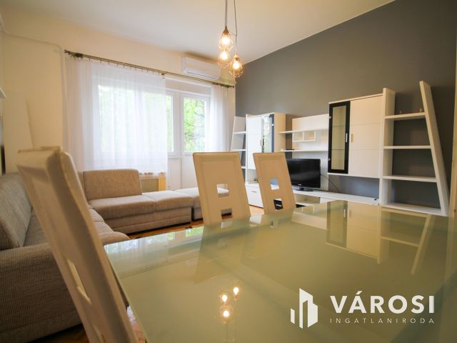 Budai hegyekre néző panorámás lakás kiadó