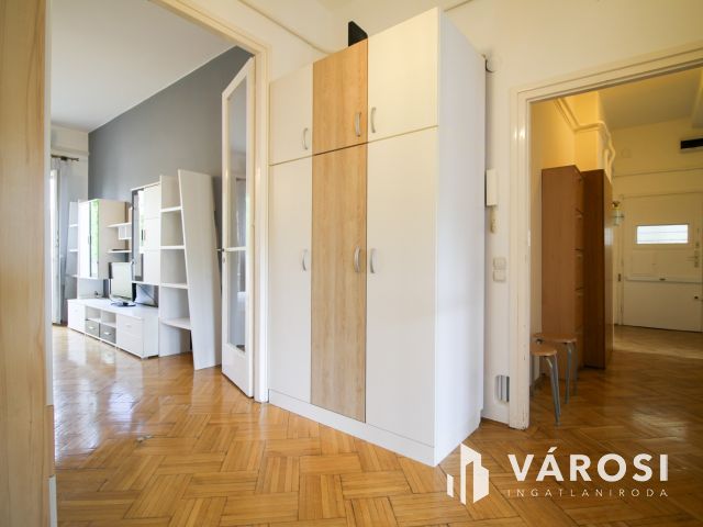 Budai hegyekre néző panorámás lakás kiadó