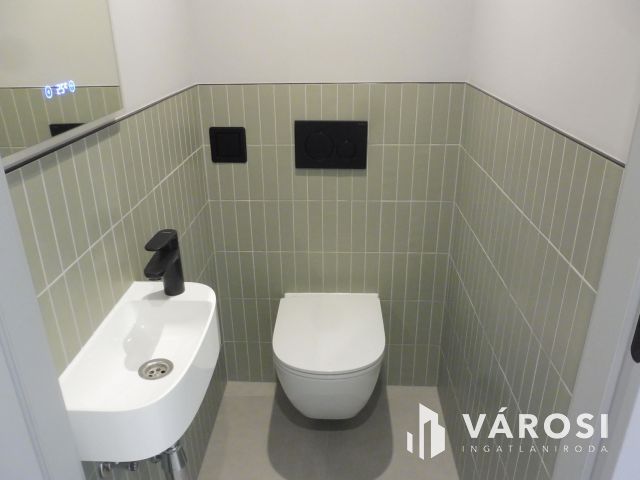 5 Csillagos elsőemeleti lakás Újszegeden Kiadó.