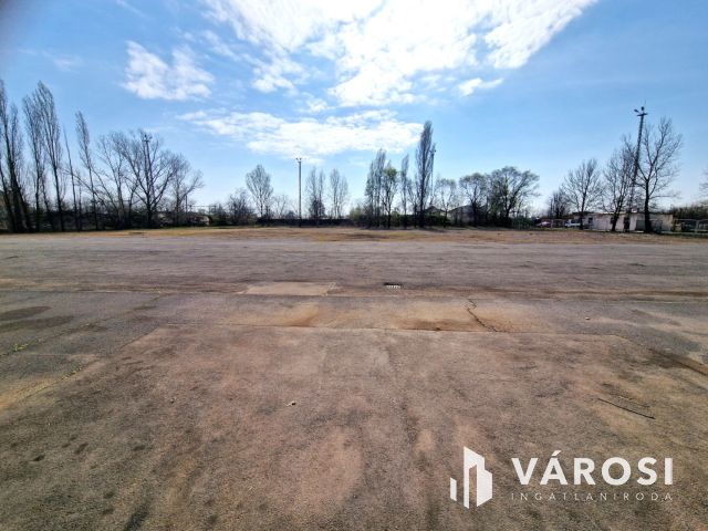 Kiadó ipari létesítmény Békéscsaba kereskedelmi övezetében