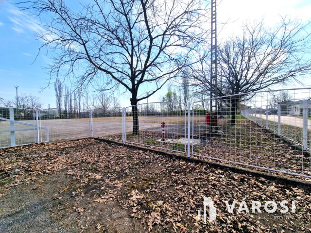 Kiadó ipari létesítmény Békéscsaba kereskedelmi övezetében