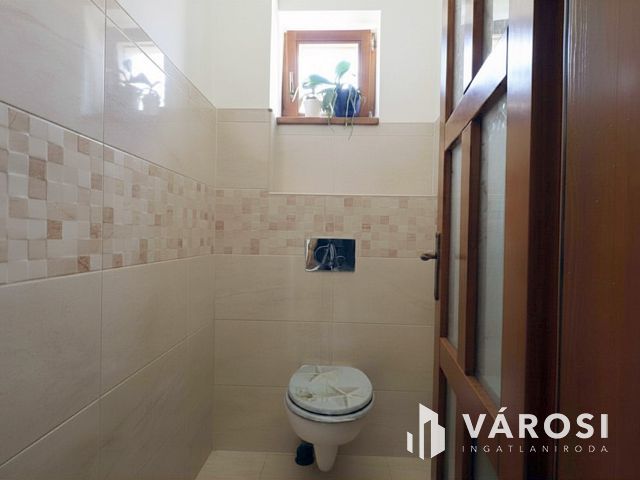 Tágas családi otthon hatalmas telekkel Mezőkövesden