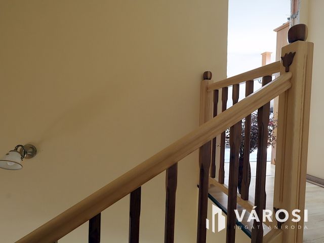 Tágas családi otthon hatalmas telekkel Mezőkövesden