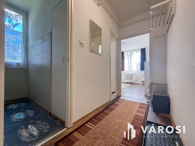 Kemerovón földszinti 1 szobás lakás kiadó!