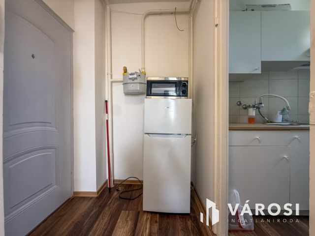 Kemerovón földszinti 1 szobás lakás kiadó!