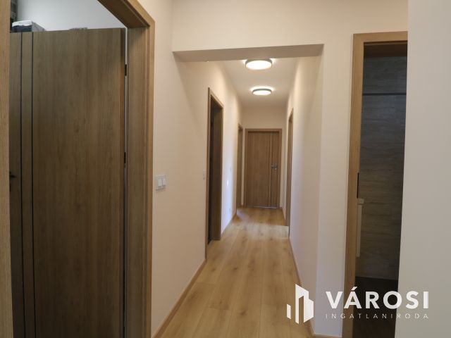 Kulcsrakész ,új építésű,költözhető,25 KW tárolóval.