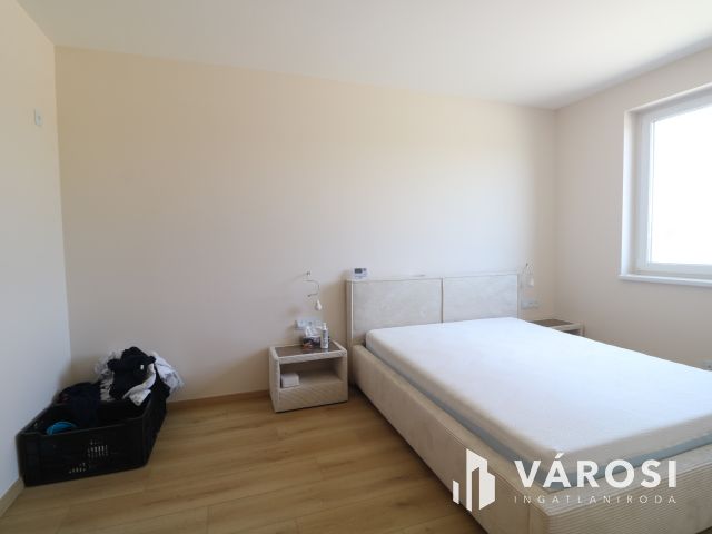 Kulcsrakész ,új építésű,költözhető,25 KW tárolóval.