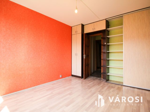 Három szobás panellakás kiadó Óbudán