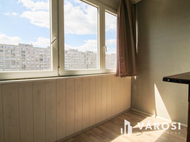 Három szobás panellakás kiadó Óbudán