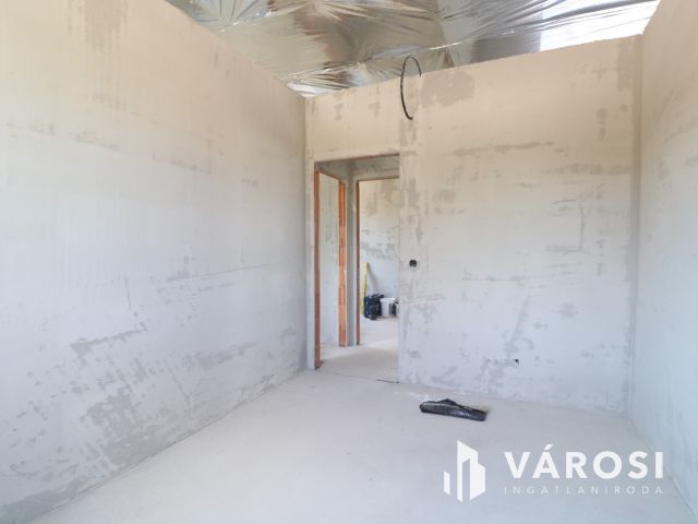 Kulcsrakész családi ház, 10 éves szaldó elszámolással.