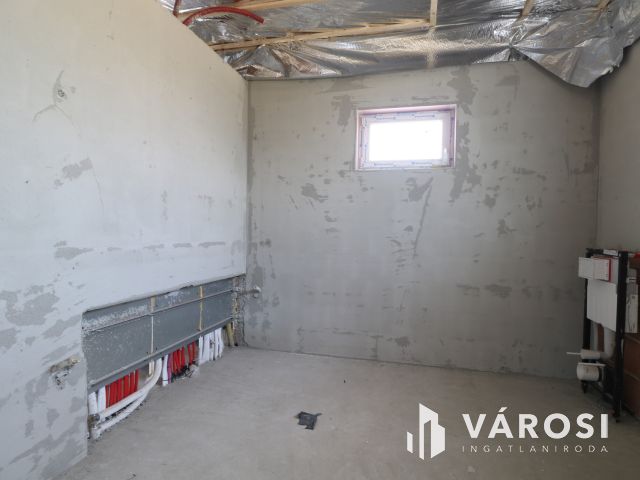 Kulcsrakész családi ház, 10 éves szaldó elszámolással.