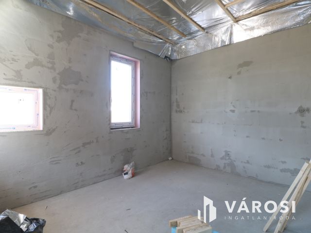 Kulcsrakész családi ház, 10 éves szaldó elszámolással.