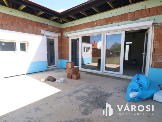 Kulcsrakész családi ház, 10 éves szaldó elszámolással.