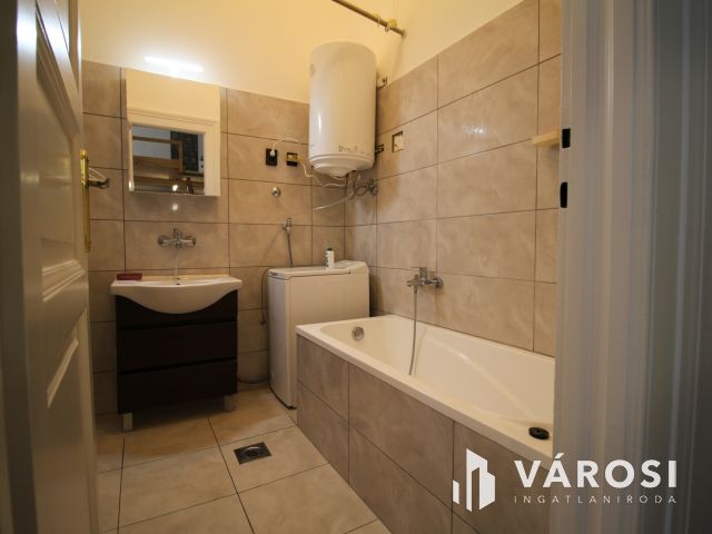 Galériás lakás kiadó a Kálvin tér közvetlen közelében