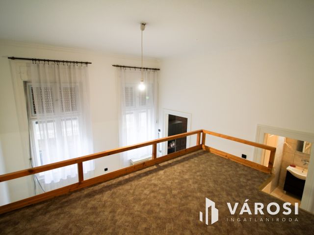 Galériás lakás kiadó a Kálvin tér közvetlen közelében