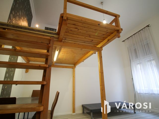 Galériás lakás kiadó a Kálvin tér közvetlen közelében