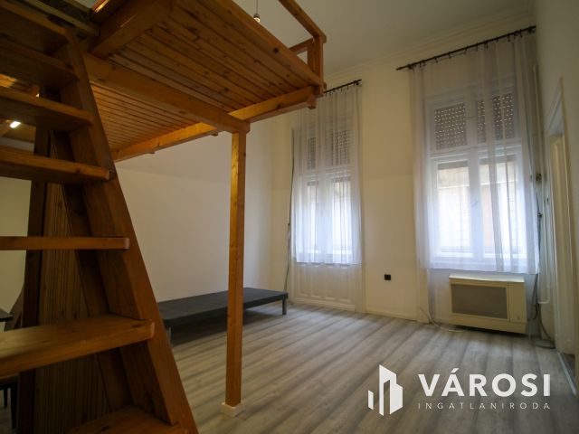 Galériás lakás kiadó a Kálvin tér közvetlen közelében