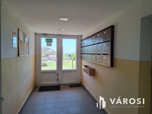 Stílus, kényelem, praktikum. Ízléses lakás Várpalotán.