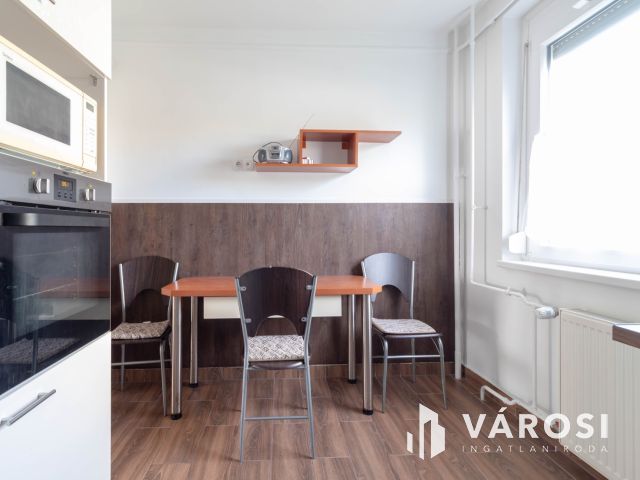 3 szobás, felújított, berendezett, gépesített lakás Csepelen