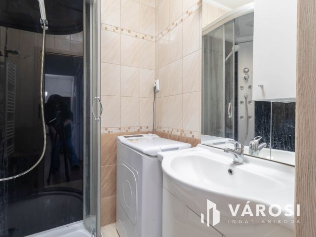 3 szobás, felújított, berendezett, gépesített lakás Csepelen