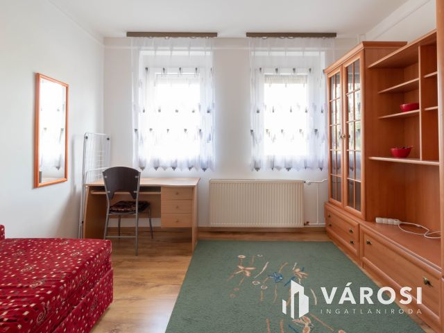 3 szobás, felújított, berendezett, gépesített lakás Csepelen