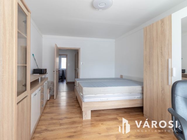 3 szobás, felújított, berendezett, gépesített lakás Csepelen