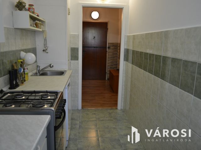 Veszprémi 3.emeleti panel lakás eladó!