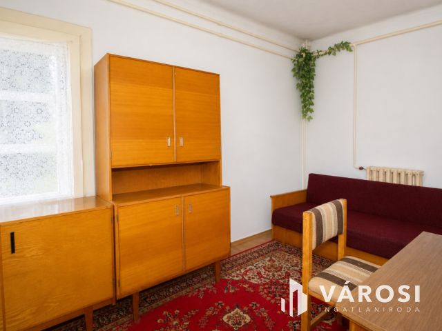 Nagycsaládos, zsákutcás, 6 szobás