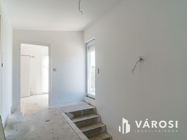 Ultramodern családi ház nem kicsi tetőterasszal