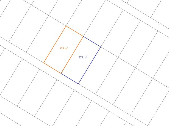 Bodonyban a tó mellett telek eladó (több is)