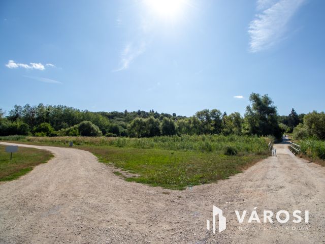 Miskolctapolcánál, patakparton eladó 1500m² telek