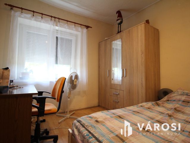 Eladó Karancsberényben egy négyszobás családi ház.