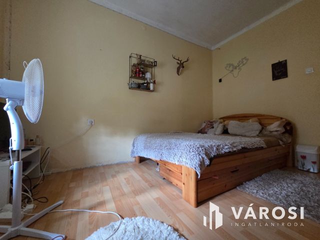 Eladó Karancsberényben egy négyszobás családi ház.
